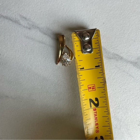 Vintage UTC 925 Sterling Silver CZ Pendant Swirl Pear Cubic Zirconia Sparkly - Picture 5 of 11